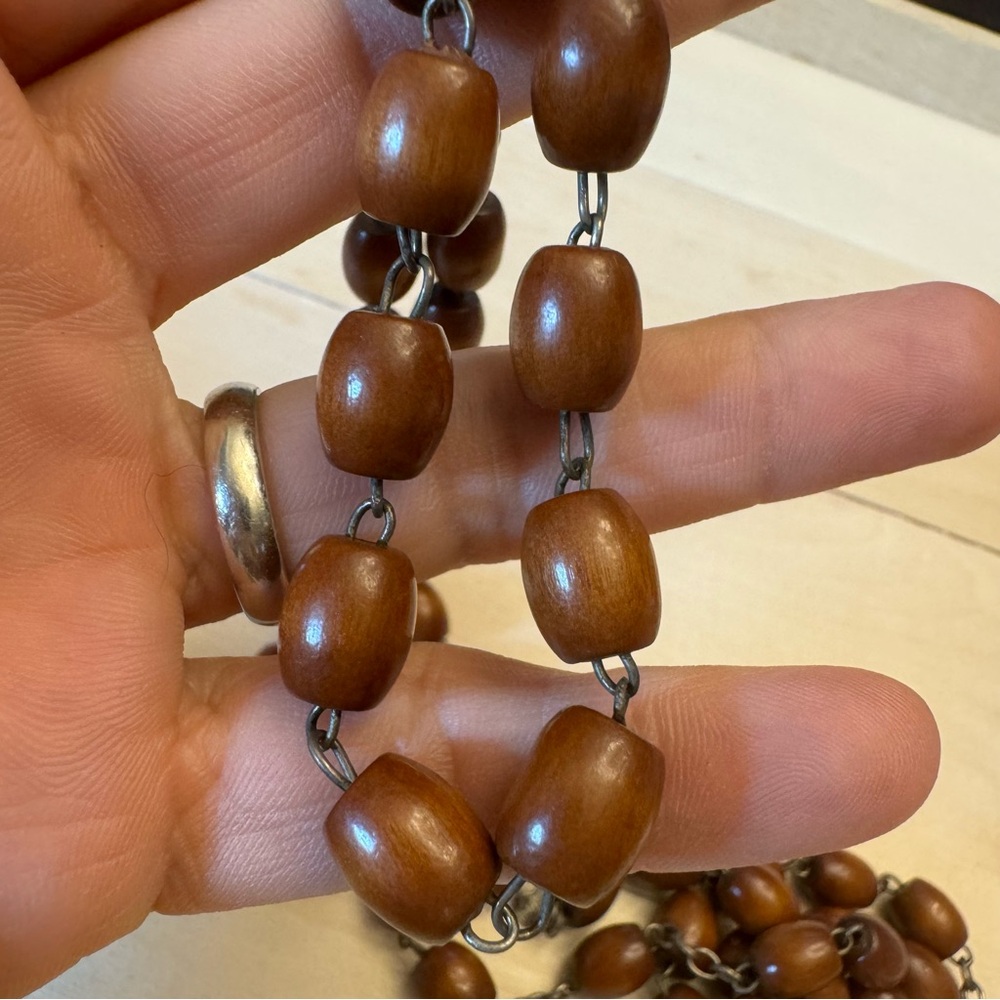 Long 28.5” Vintage Rosary Wooden Beads Silver Tone Marked Italy - Picture 10 of 12